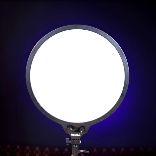 Prime Tech Store Neepho 26cm LED soft ring light with 360° rotating pan-tilt for professional lighting and photography.